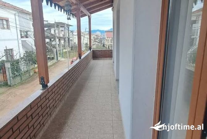 Shtepi ne shitje Shtepi Private ne Tirane, 7+1, Mobilimi Pjeserisht e mobiluar, Pagesa 240,000  Euro.