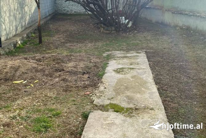 Shtepi ne shitje Shtepi Private ne Korce, 4+1, Mobilimi E mobiluar, Pagesa 150,000  Euro.