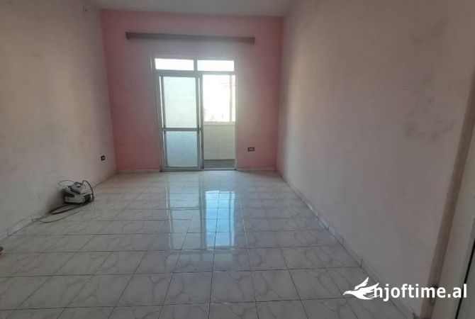 Ambient biznesi me qera 3+1 ne Tirane - 1,500 Euro