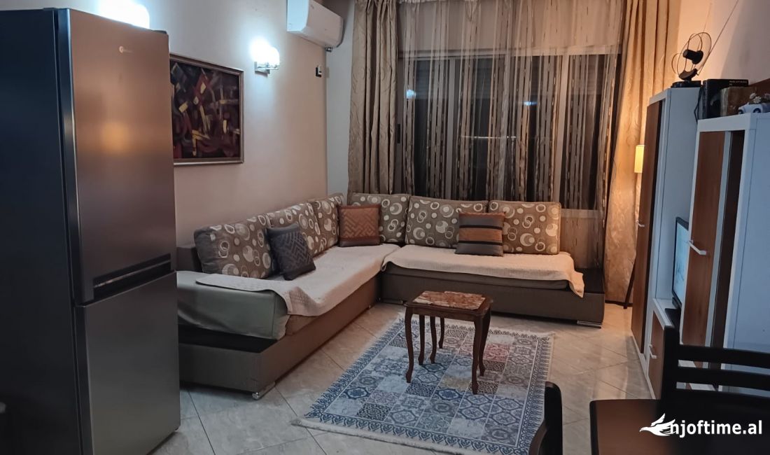 Shtepi me qera Apartament ne Tirane, 1+1, Mobilimi E mobiluar, Pagesa 600  Euro.