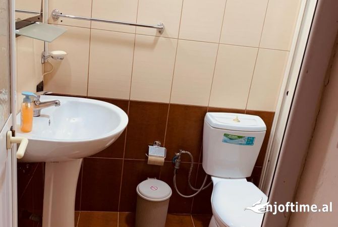 Shtepi me qera Apartament ne Tirane, 1+1, Mobilimi E mobiluar, Pagesa 600  Euro.