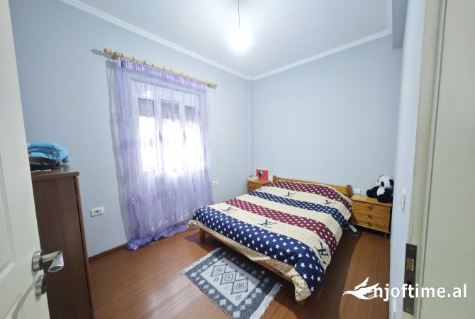 Shtepi ne shitje Shtepi Private ne Tirane, 3+1, Mobilimi E mobiluar, Pagesa 220,000  Euro.