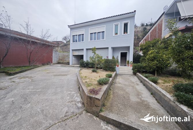 Shtepi ne shitje 3+1 ne Tirane - 220,000 Euro