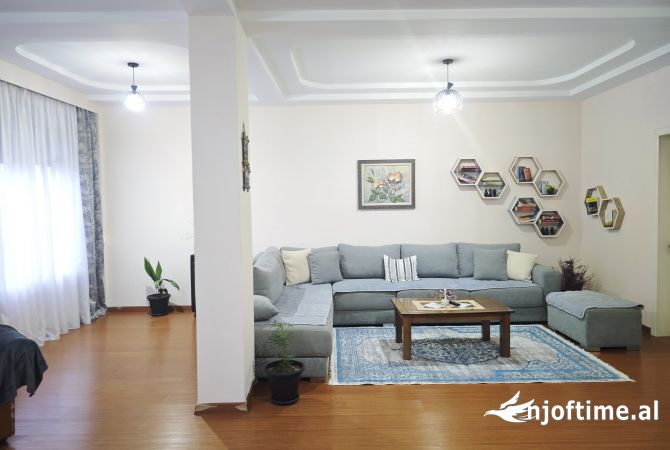 Shtepi ne shitje 3+1 ne Tirane - 220,000 Euro