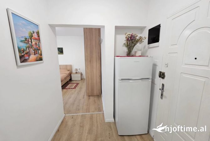 Shtepi me qera Apartament ne Tirane, 1+1, Mobilimi E mobiluar, Pagesa 500  Euro.