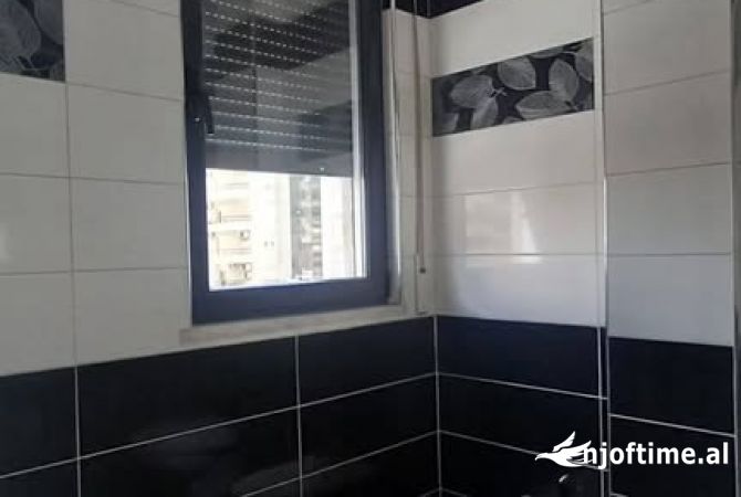 Shtepi ne shitje Apartament ne Vlore, 3+1, Mobilimi E mobiluar, Pagesa 345,000  Euro.