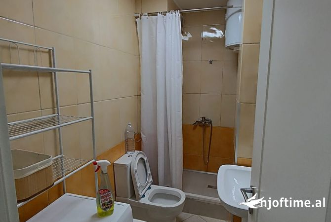 Shtepi me qera Apartament ne Tirane, 1+1, Mobilimi E mobiluar, Pagesa 500  Euro.
