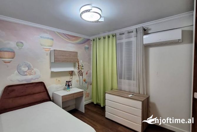 Shtepi ne shitje Apartament ne Tirane, 2+1, Mobilimi E mobiluar, Pagesa 420,000  Euro.