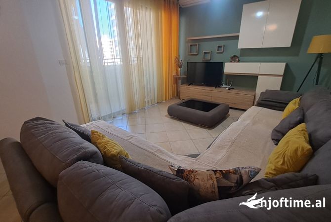 Shtepi me qera 2+1 ne Tirane - 400 Euro