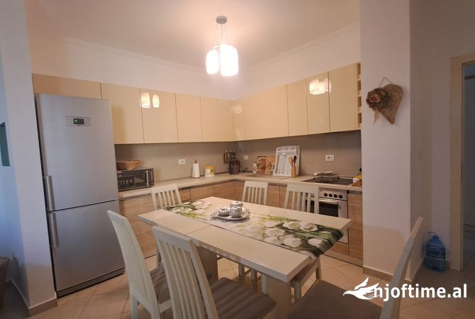 Shtepi me qera 2+1 ne Tirane - 400 Euro