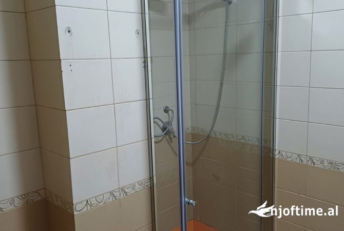 Shtepi me qera Apartament ne Tirane, 1+1, Mobilimi E mobiluar, Pagesa 550  Euro.