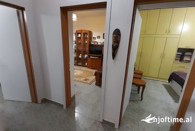 Apartament per qira 2+1, kati pare banimi, Stadiumi Dinamo pas shkollrs Emin Duraku, 600 Euro!