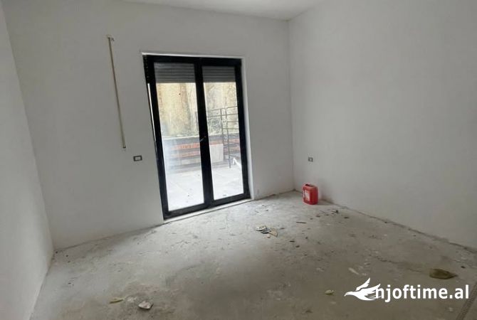 Shtepi ne shitje 1+1 ne Tirane - 110,000 Euro
