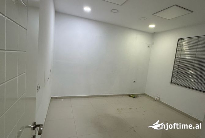 Shtepi me qera 2+1 ne Tirane - 700 Euro