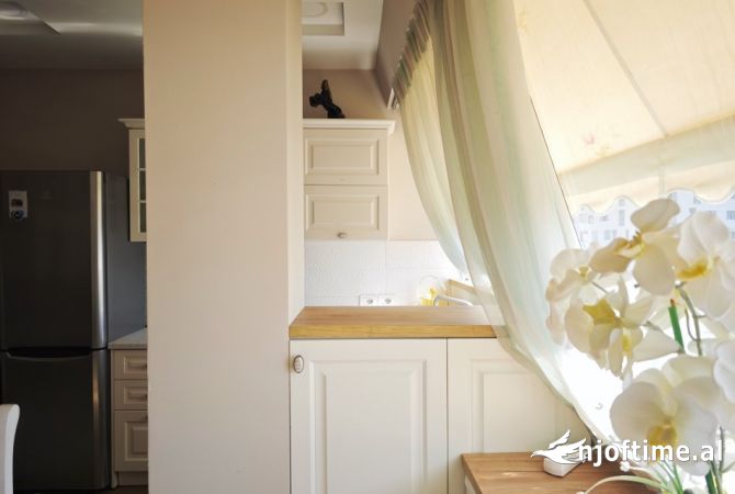 Shtepi me qera 2+1 ne Tirane - 800 Euro