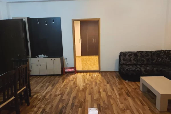 Shtepi me qera 1+1 ne Tirane - 46,000 Leke