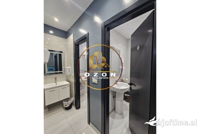 Shitet Biznesi Restorant tek Rezidenca Tower Bridge 3 Kinostudio!