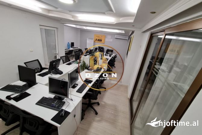 Shtepi me qera 4+1 ne Tirane - 790 Euro