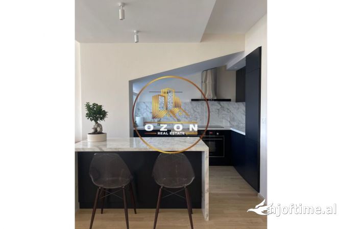 Shtepi ne shitje Apartament ne Tirane, 2+1, Mobilimi E mobiluar, Pagesa 420,000  Euro.