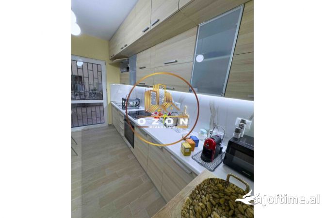 Shtepi me qera Apartament ne Tirane, 2+1, Mobilimi E mobiluar, Pagesa 1,100  Euro.