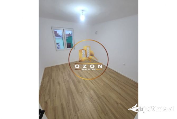 Shtepi ne shitje Apartament ne Tirane, 1+1, Mobilimi Bosh, pa mobiluar, Pagesa 120,000  Euro.