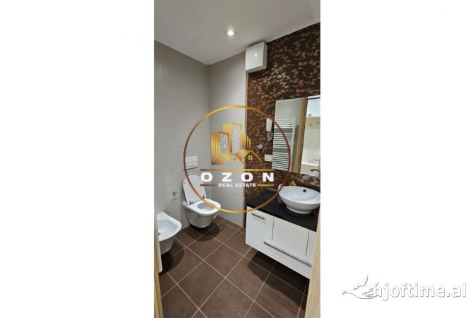 Shtepi me qera Apartament ne Tirane, 3+1, Mobilimi E mobiluar, Pagesa 1,750  Euro.