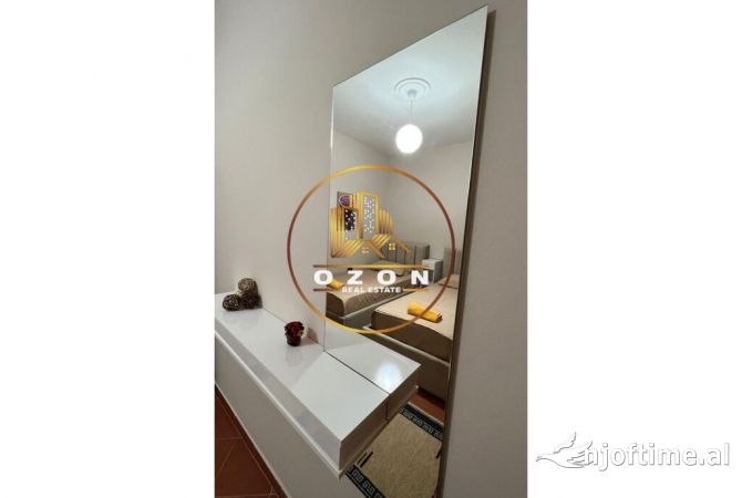 Shtepi me qera Apartament ne Tirane, 2+1, Mobilimi E mobiluar, Pagesa 800  Euro.