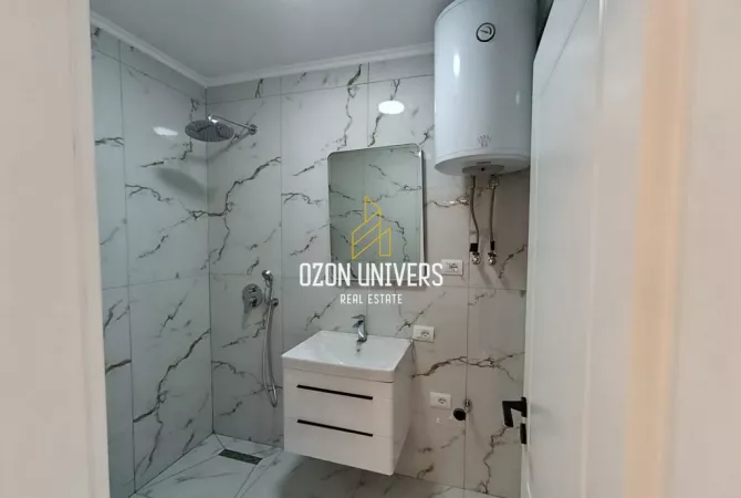 Shtepi ne shitje Apartament ne Tirane, 1+1, Mobilimi Bosh, pa mobiluar, Pagesa 118,000  Euro.