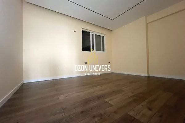 Shtepi ne shitje Apartament ne Sarande, 2+1, Mobilimi Bosh, pa mobiluar, Pagesa 300,000  Euro.