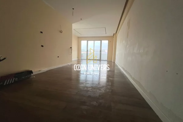Shtepi ne shitje Apartament ne Sarande, 2+1, Mobilimi Bosh, pa mobiluar, Pagesa 300,000  Euro.