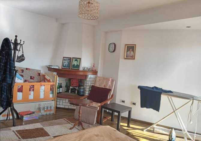 Shtepi ne shitje Apartament ne Tirane, 2+1, Mobilimi E mobiluar, Pagesa 140,000  Euro.