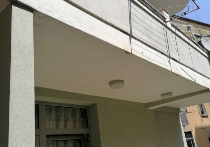 Shtepi ne shitje Shtepi Private ne Tirane, 7+1, Mobilimi Bosh, pa mobiluar, Pagesa 850,000  Euro.