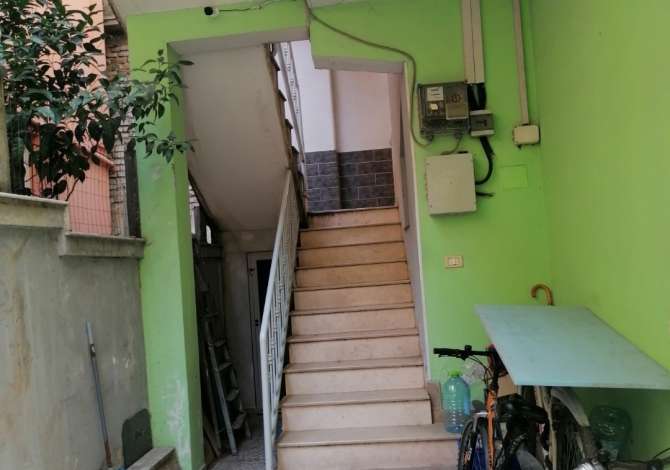 Shtepi ne shitje Shtepi Private ne Tirane, 7+1, Mobilimi Bosh, pa mobiluar, Pagesa 850,000  Euro.