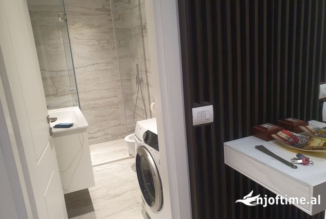 Shtepi me qera 2+1 ne Tirane - 1,200 Euro
