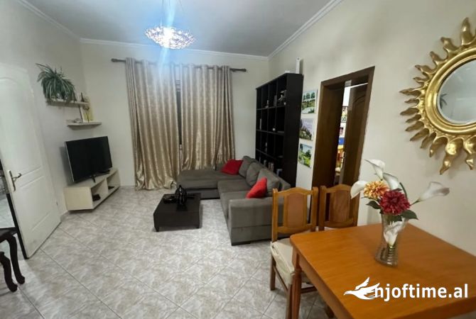 Shtepi me qera 3+1 ne Tirane - 700 Euro