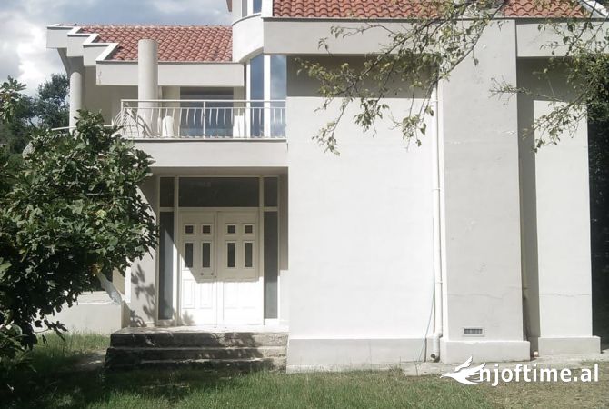 Shtepi ne shitje 5+1 ne Tirane - 300,000 Euro