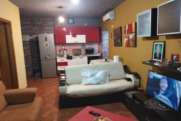 Shtepi ne shitje Apartament ne Tirane, 3+1, Mobilimi E mobiluar, Pagesa 170,000  Euro.