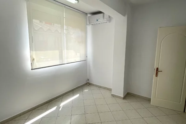 Shtepi me qera 4+1 ne Tirane - 600 Euro