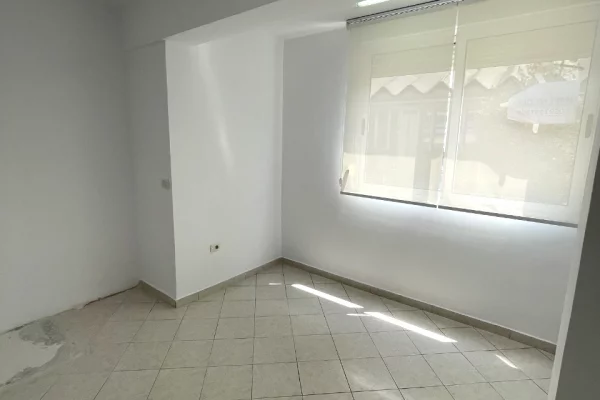 Shtepi me qera 4+1 ne Tirane - 600 Euro
