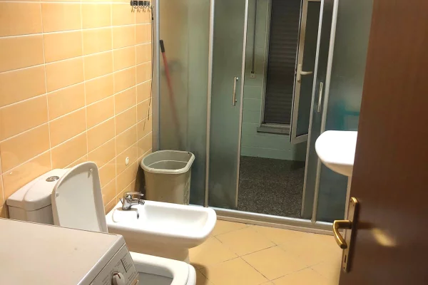 Shtepi me qera Apartament ne Tirane, 1+1, Mobilimi E mobiluar, Pagesa 600  Euro.