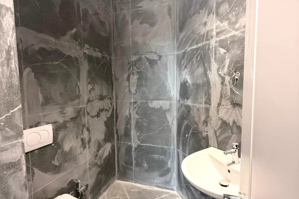 Shtepi ne shitje Apartament ne Tirane, 2+1, Mobilimi E mobiluar, Pagesa 260,000  Euro.