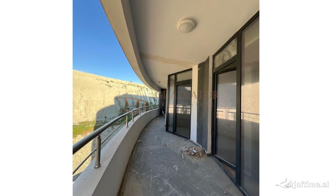 Shtepi ne shitje Apartament ne Durres, 1+1, Mobilimi Bosh, pa mobiluar, Pagesa 138,001  Euro.