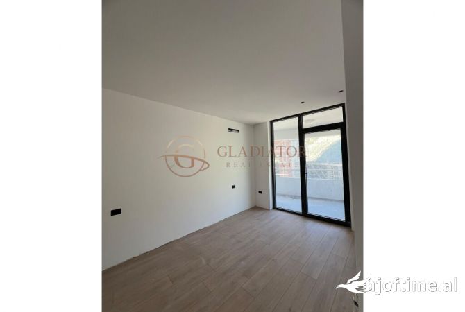 Shtepi ne shitje Apartament ne Durres, 1+1, Mobilimi Bosh, pa mobiluar, Pagesa 138,001  Euro.