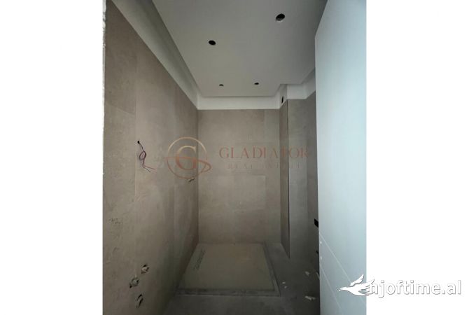 Shtepi ne shitje Apartament ne Durres, 1+1, Mobilimi Bosh, pa mobiluar, Pagesa 138,001  Euro.