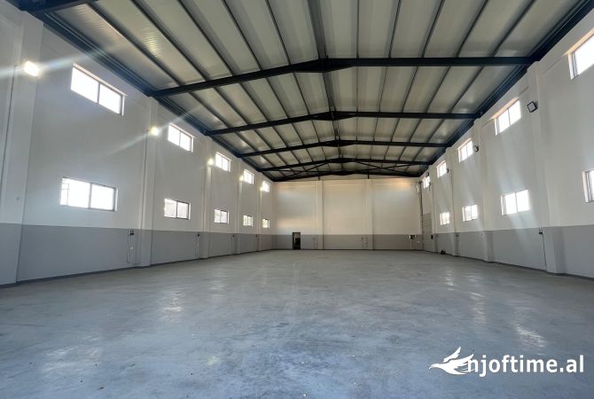 Ambient biznesi me qera 4+1 ne Durres - 2,001 Euro