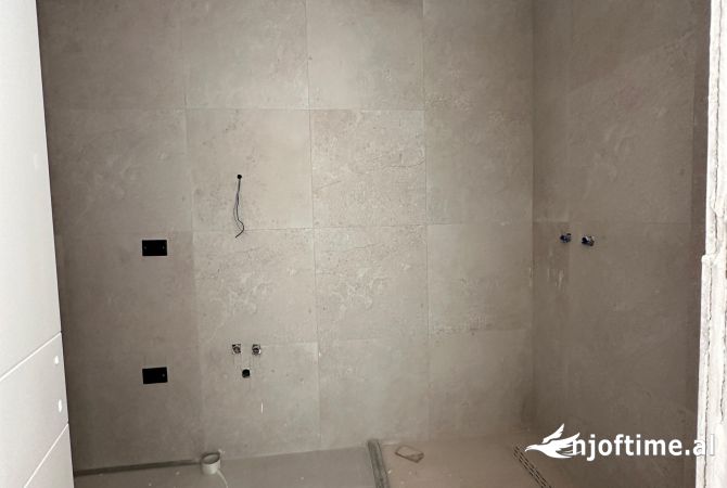 Shtepi ne shitje Apartament ne Durres, 2+1, Mobilimi Bosh, pa mobiluar, Pagesa 261,300  Euro.