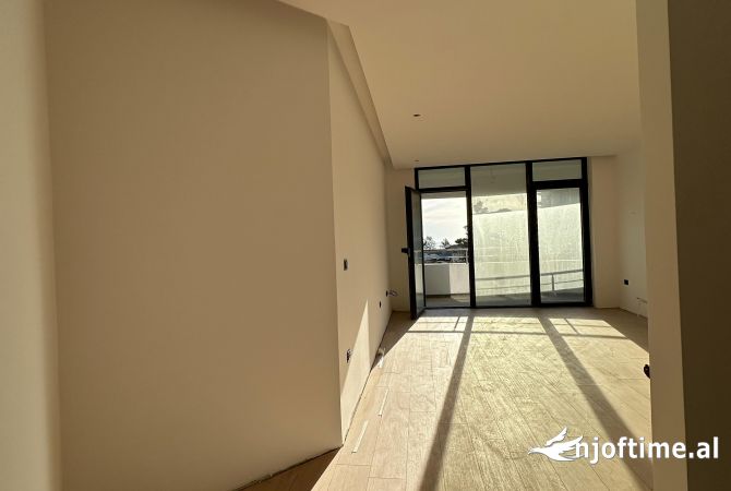 Shtepi ne shitje Apartament ne Durres, 2+1, Mobilimi Bosh, pa mobiluar, Pagesa 261,300  Euro.