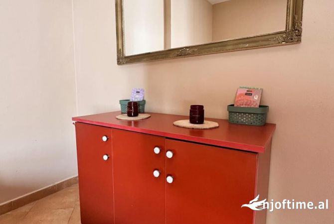 Shtepi ne shitje Apartament ne Durres, 1+1, Mobilimi E mobiluar, Pagesa 99,001  Euro.
