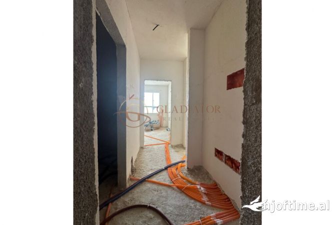 Shtepi ne shitje Apartament ne Durres, 1+1, Mobilimi Bosh, pa mobiluar, Pagesa 68,800  Euro.