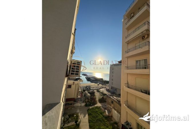 Shtepi ne shitje Apartament ne Durres, 2+1, Mobilimi E mobiluar, Pagesa 150,001  Euro.